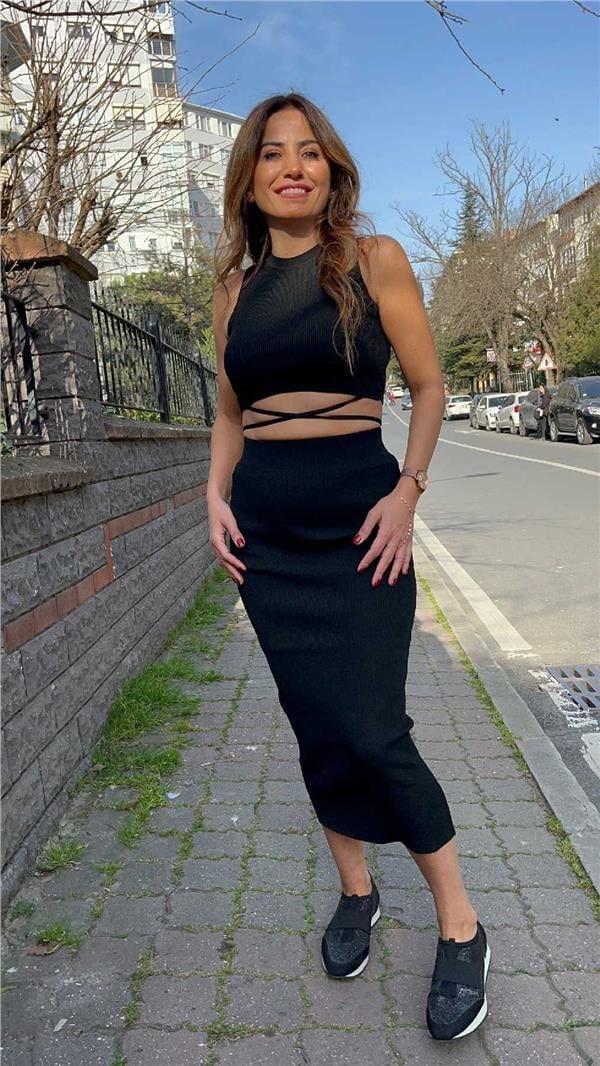 Siyah Fitilli Bağlama Detaylı Triko Takım