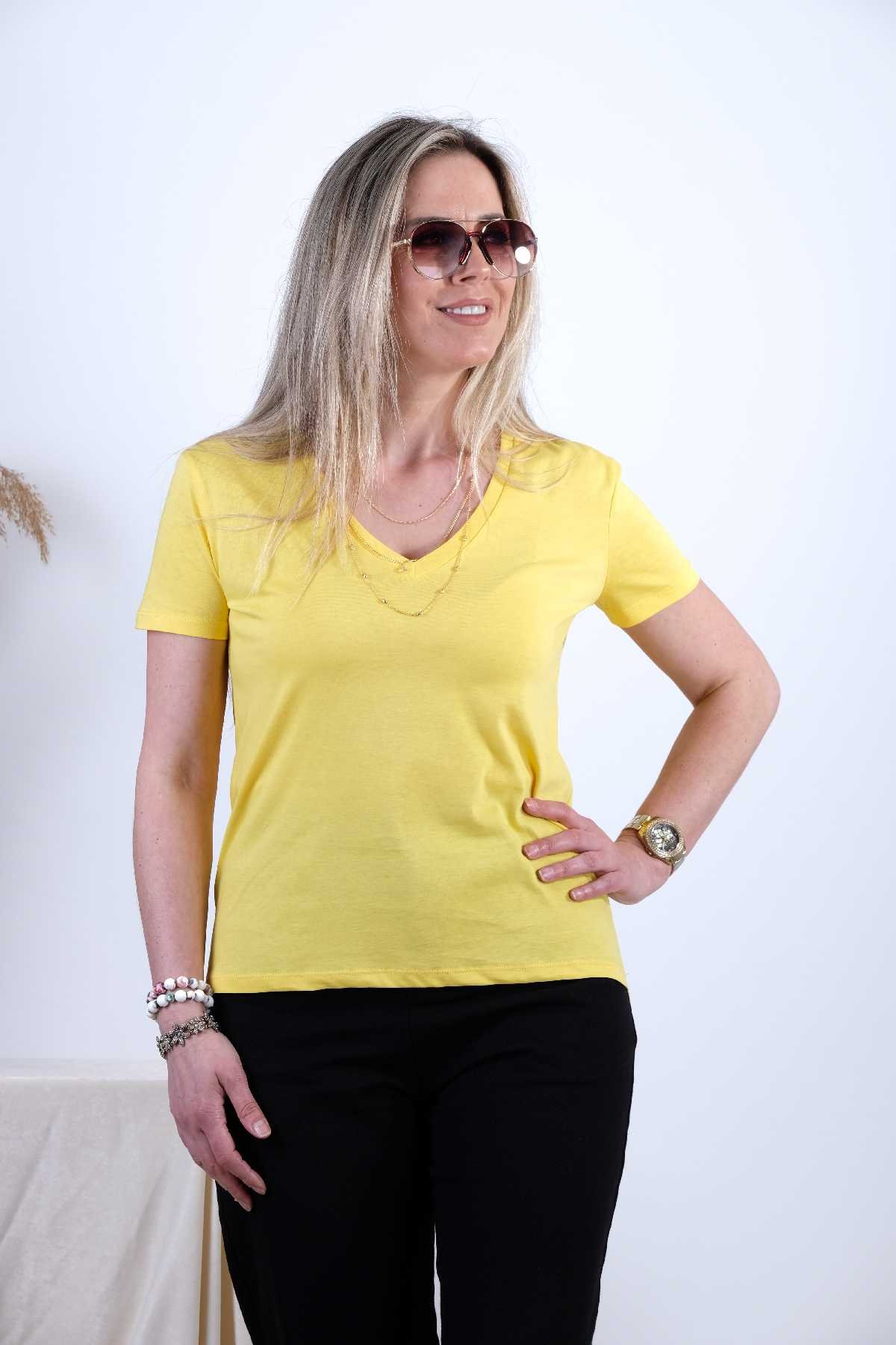 V Yaka Basic T-Shirt