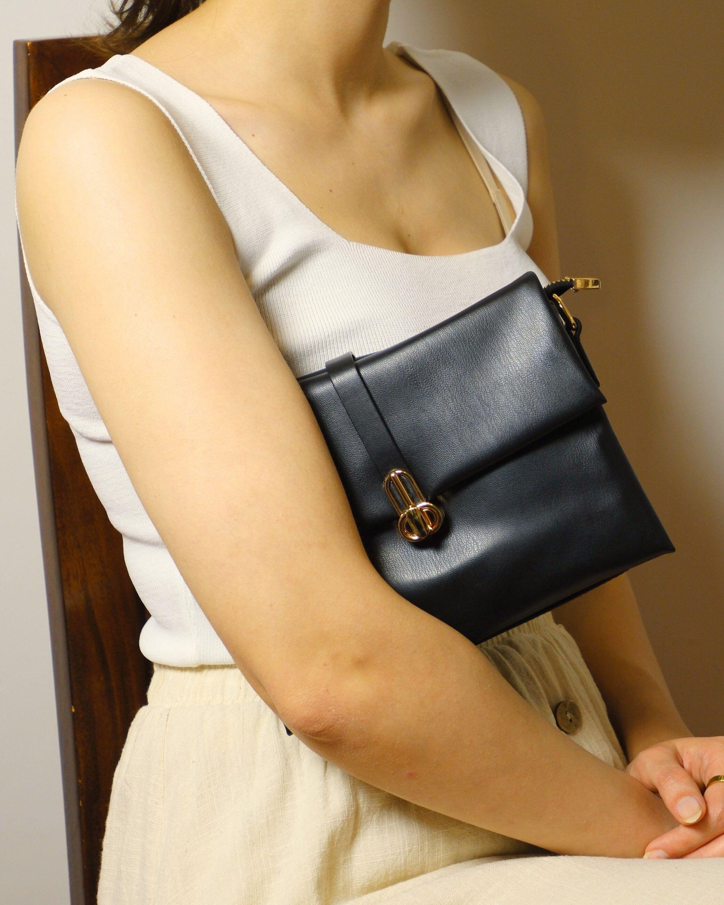 Gece Siyahı Kilitli Clutch Çanta