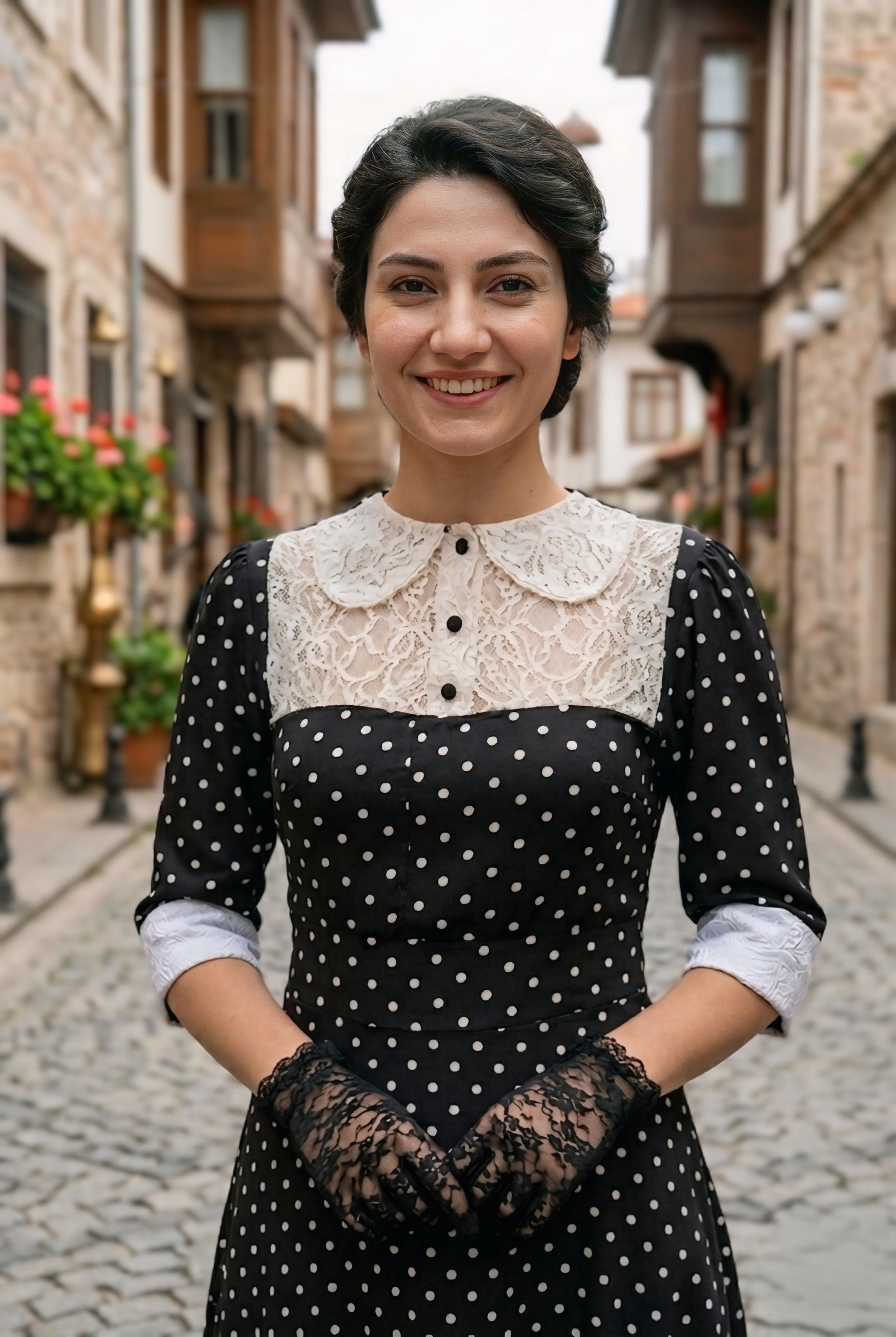 Manolya Puantiyeli Elbise