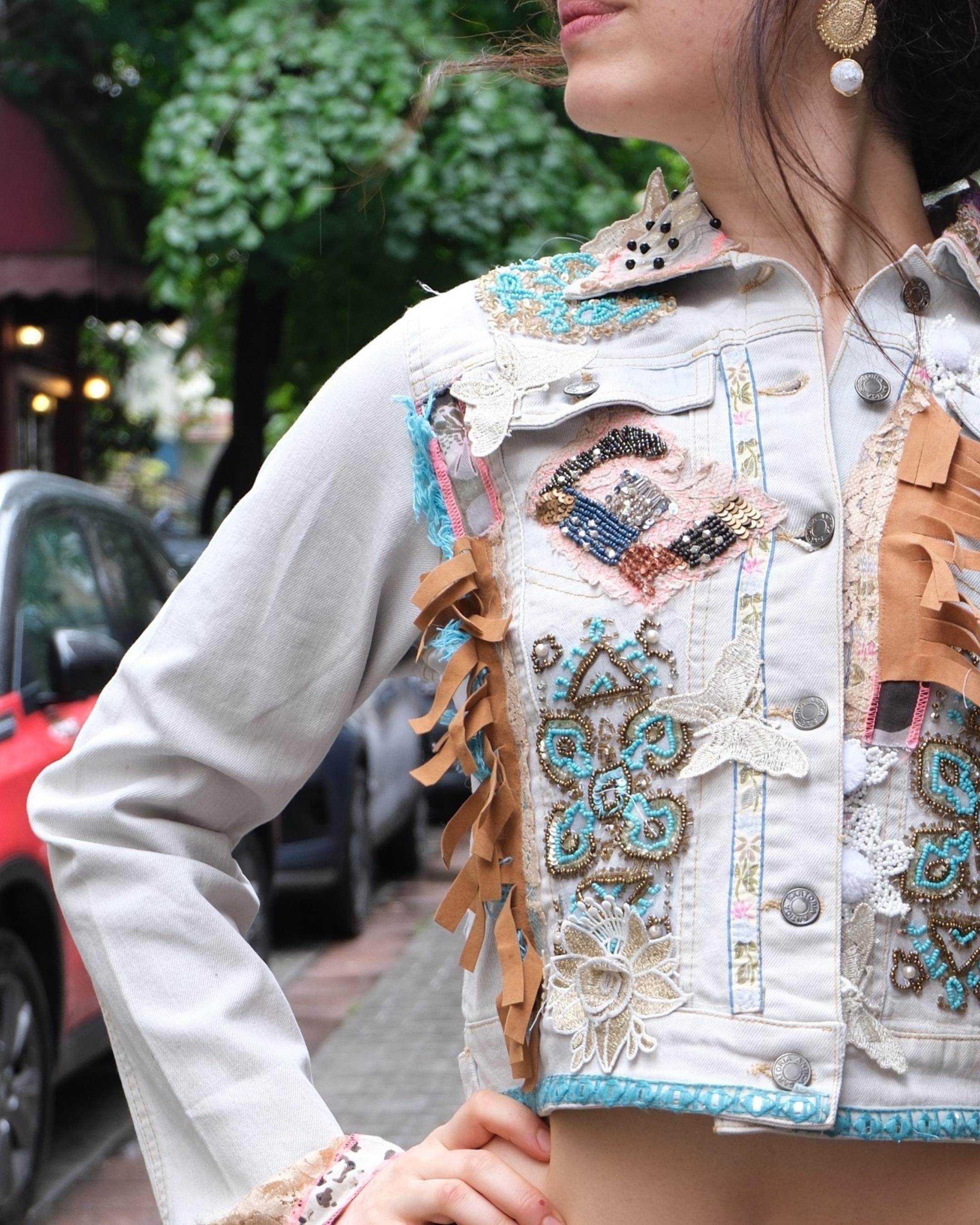 Rüya Motifli Püsküllü Denim Ceket