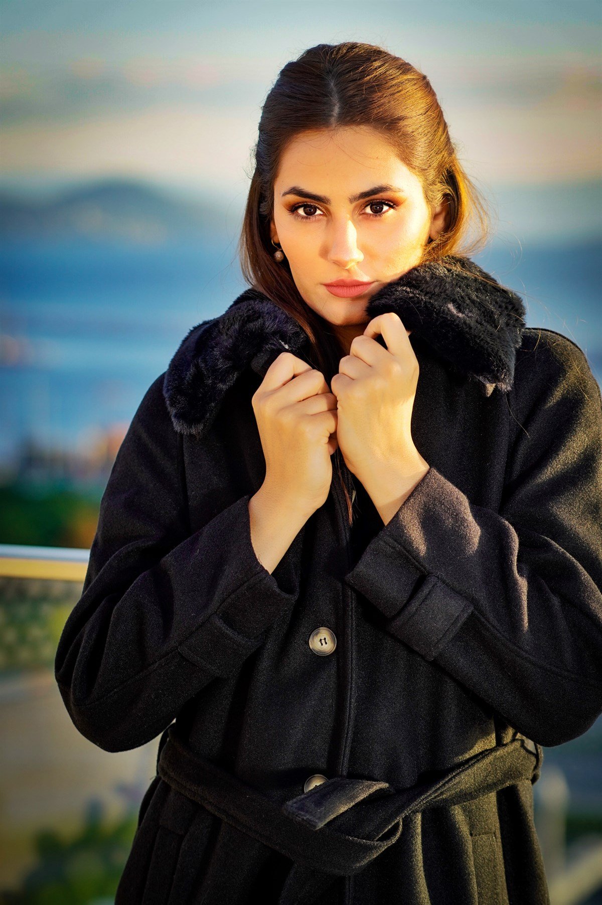 Siyah Kürklü Palto