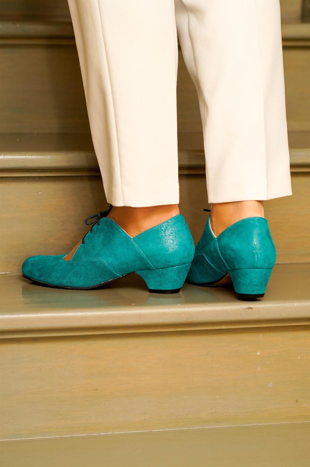 Turquoise Love Tay Tüyü Desenli Ayakkabı