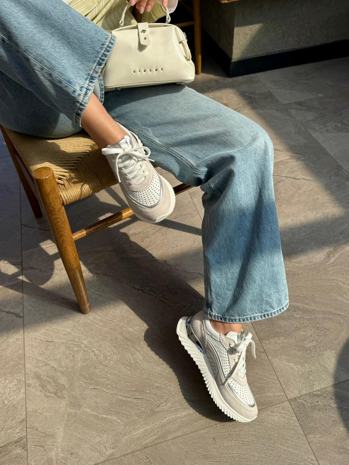 7771 BEYAZ DERİ ORTOPEDİK TABANLI SNEAKER AYAKKABI