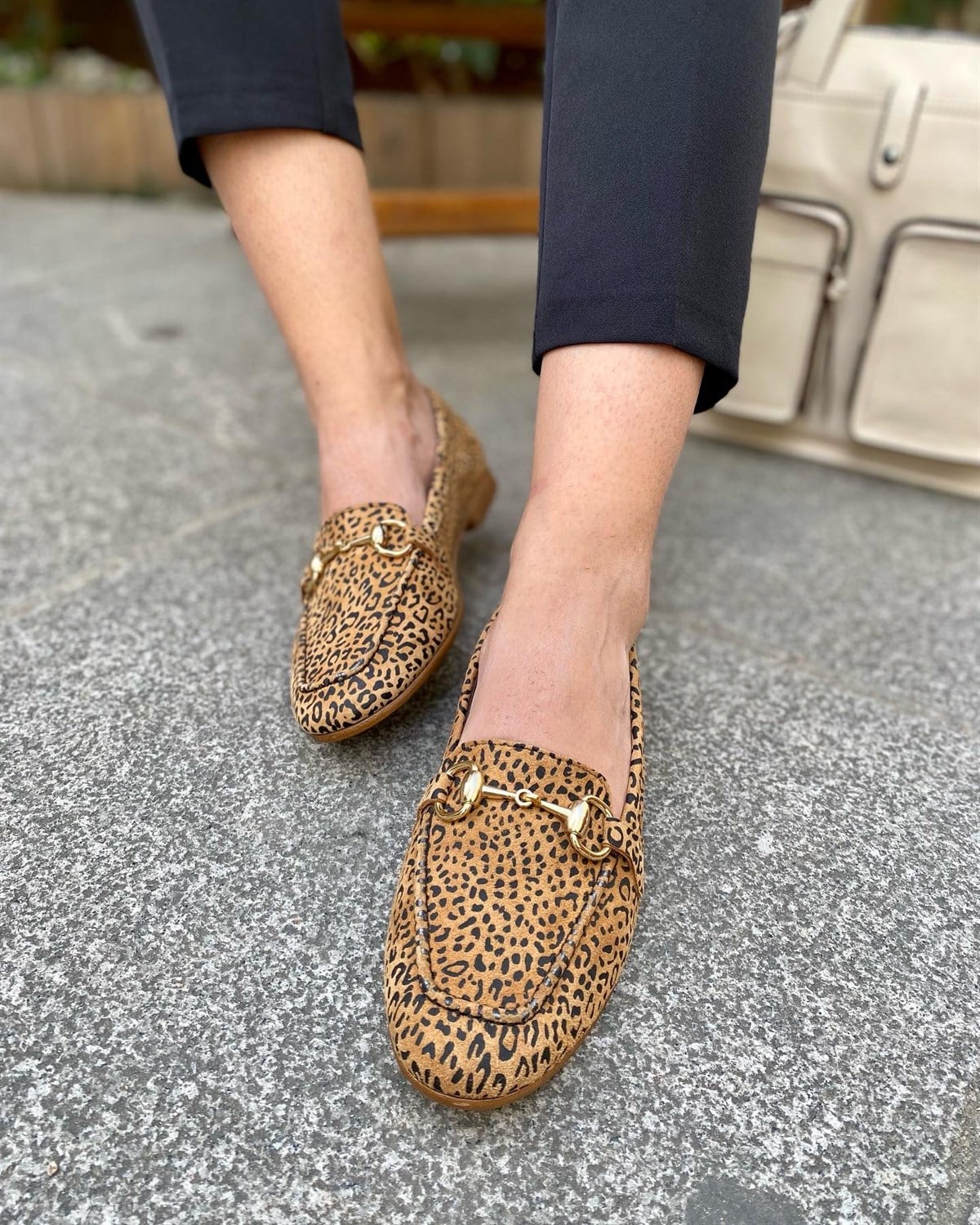 LEOPAR 5413 HAKİKİ DERİ TOKALI KADIN BABET