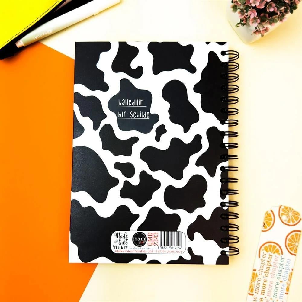 İnek Tasarımlı Spiralli Sticker'lı Tarihsiz Konuşan Ajanda Haftalık Planlayıcı Defter