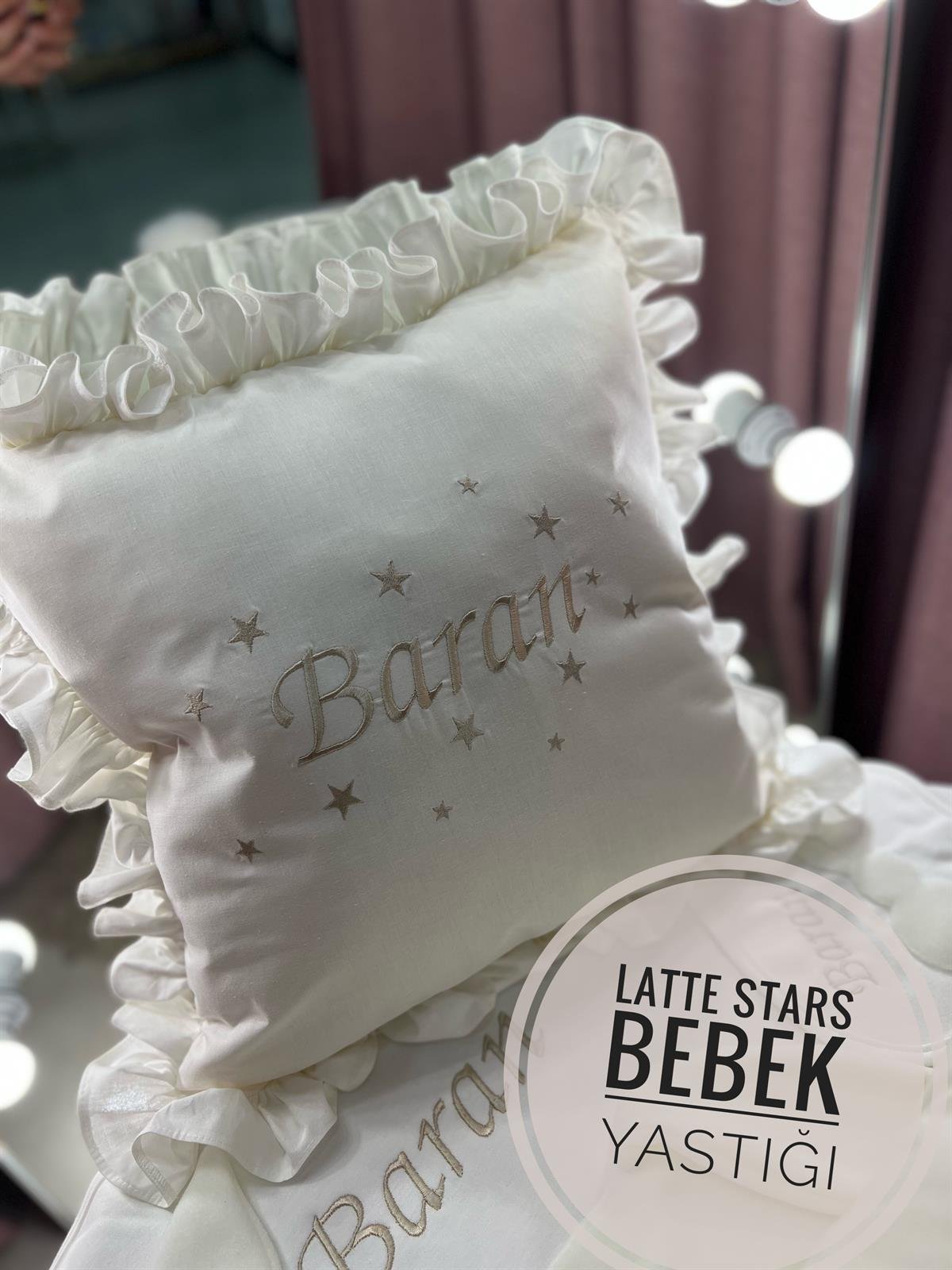 Stars Yıldız Nakışlı Yastık