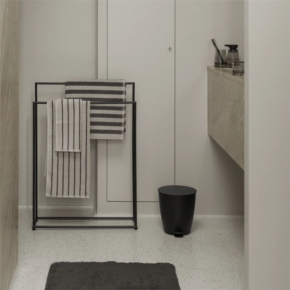 AVA Pedallı Çöp Kovası Siyah 3 Litre - Blomus