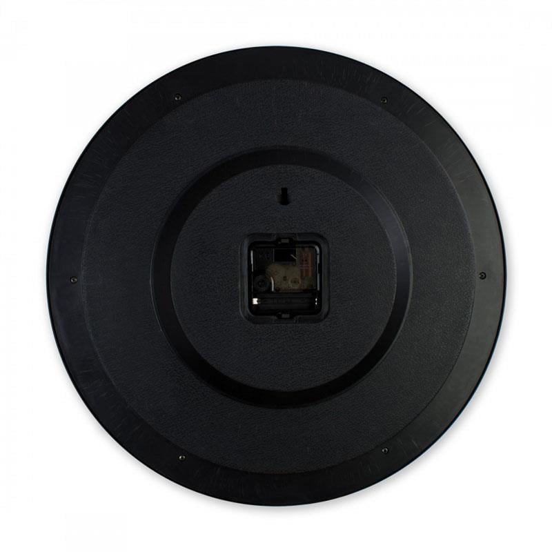 Beta kahverengi duvar saatinin arka yüzü, mekanizma ve askı aparatı detayı.