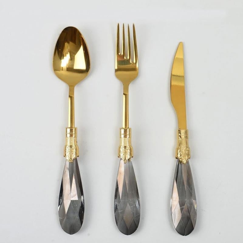 Emayra Diamond 18 parça füme kristal saplı altın titanyum yemek takımı - Çamlıca Home