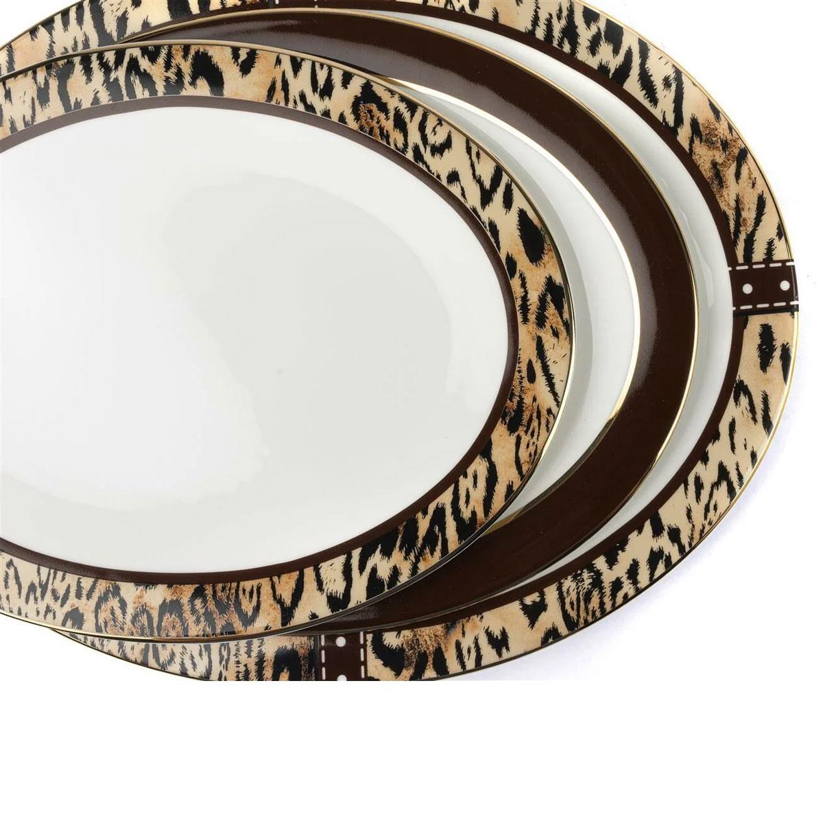 Mikasa Moor Leo 74 parça yemek setinden üst üste duran büyük servis tabağı detayları. Leopar ve koyu kahverengi kemer desenli porselen tabak kenarları.