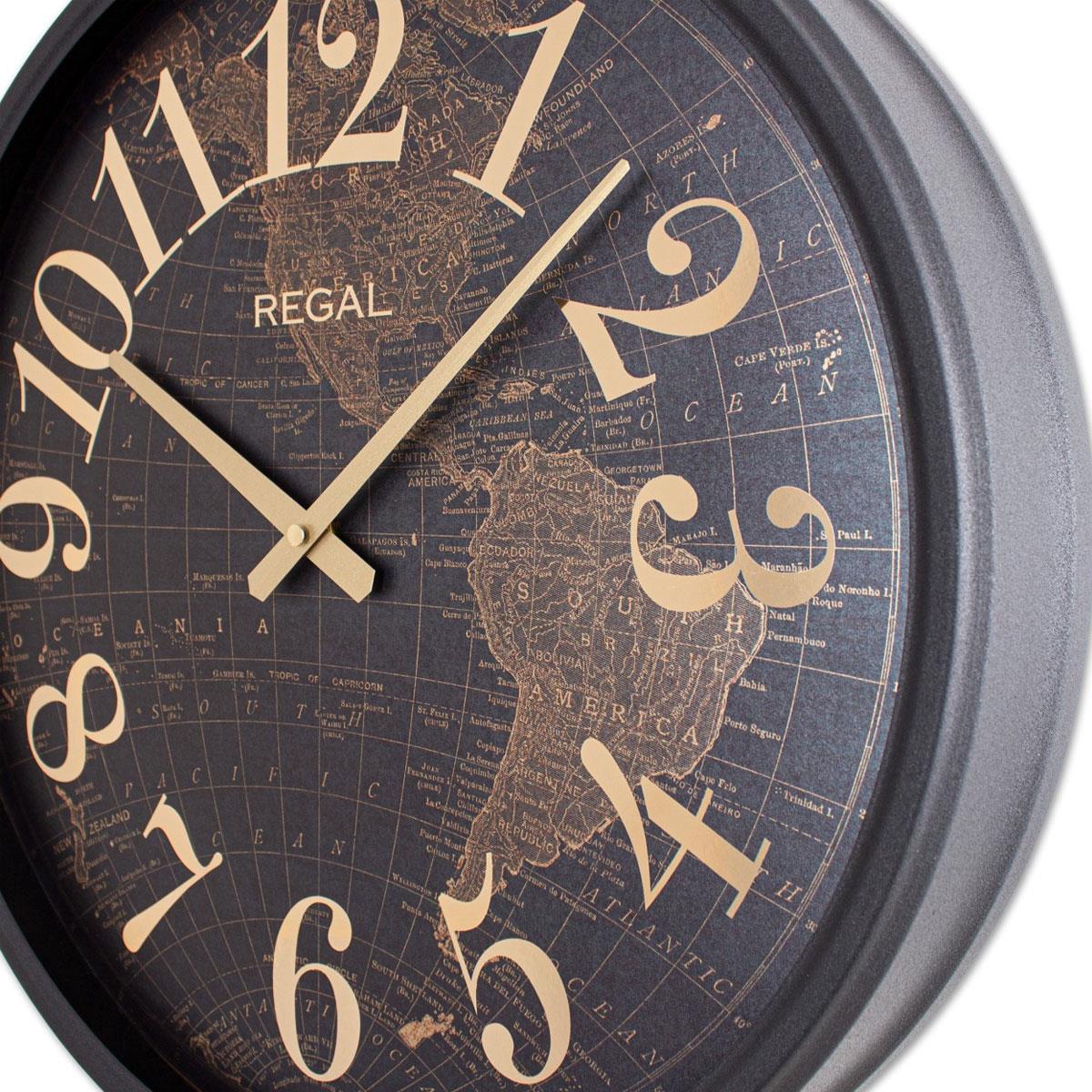 51 cm Regal Dünya Haritalı Duvar Saati - Eskitme Gold Rakamlar ve Harita Deseninin Yakın Plan Detayı