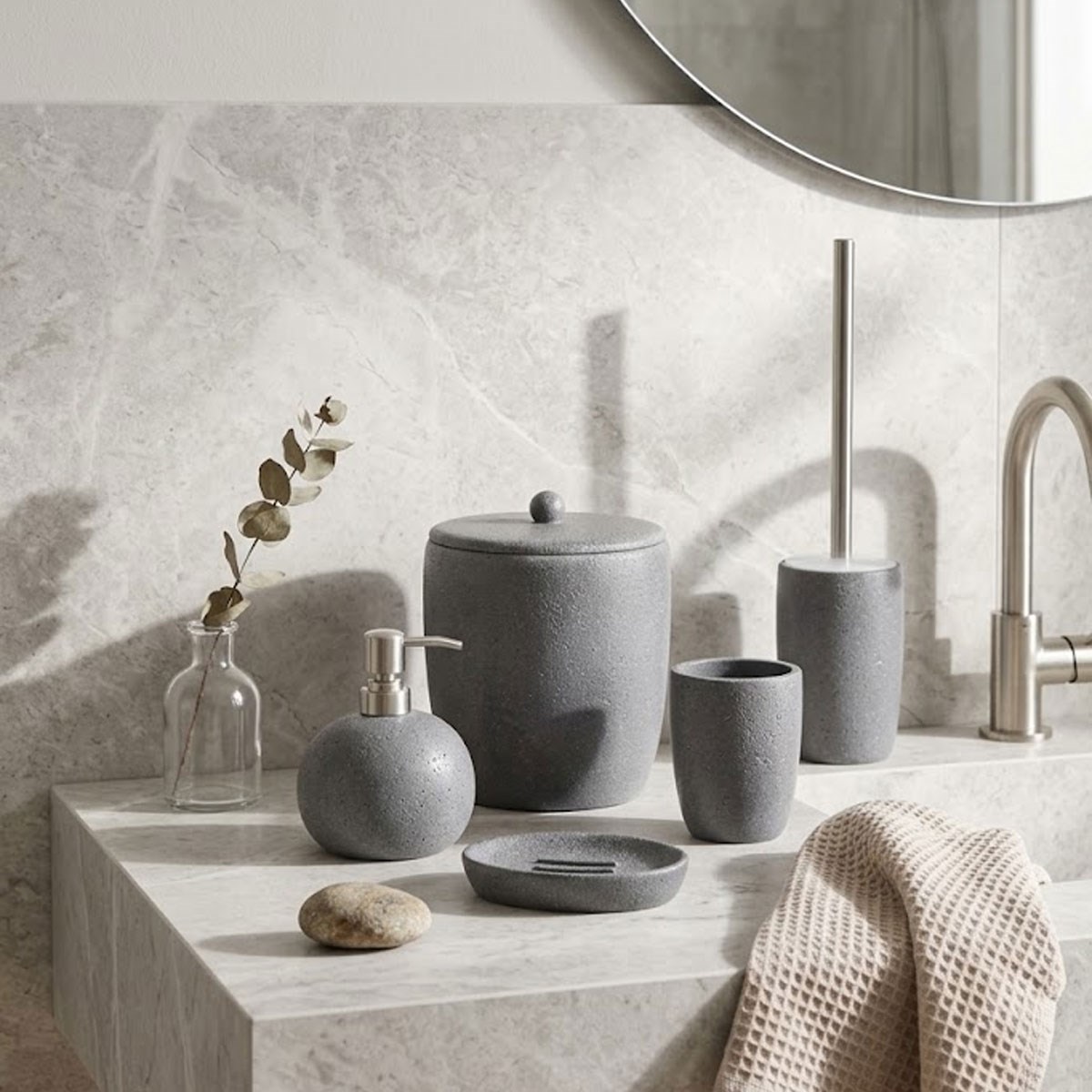 Çamlıca Home Travertine 5 Parça Antrasit Taş Dokulu Banyo Aksesuar Seti Doğal Mermer Tezgah Konsept Görseli