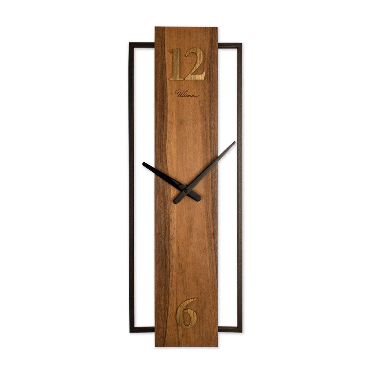 Minimalist ve şık dikey ahşap duvar saati (ön görünüm)