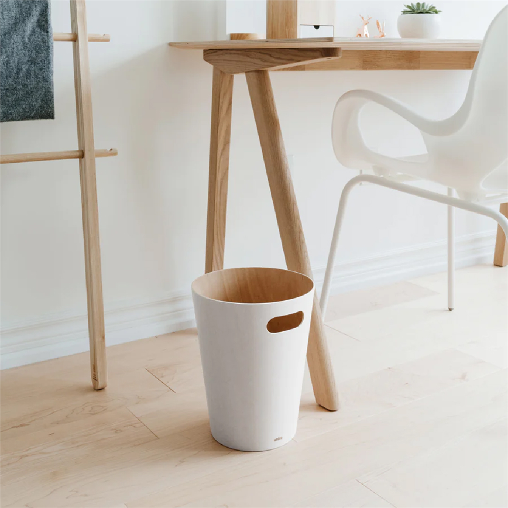 Umbra Woodrow Çöp Kovası 2 Galon (7,5 L) Kapasiteli - Beyaz/Doğal - Umbra