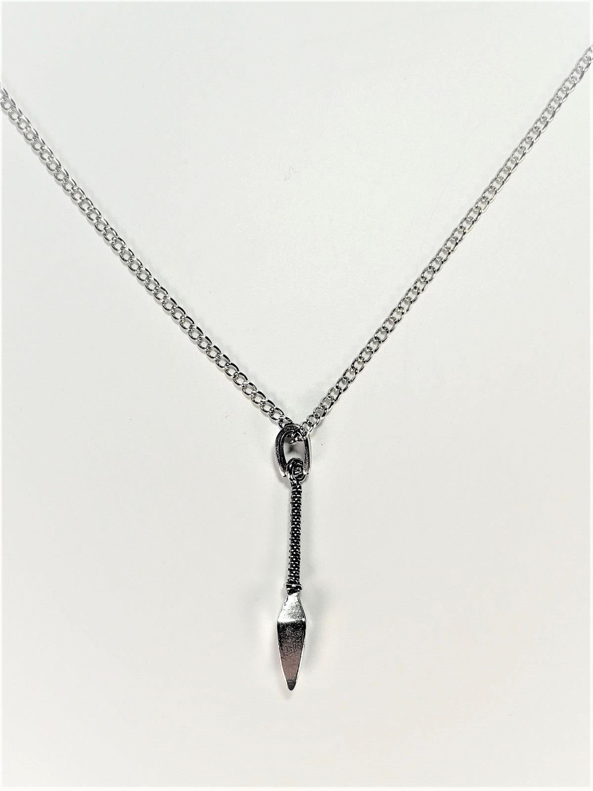 KolyeJTAW23BİK1104 OK MIZRAK UCU FİGÜRLÜ BİJUTERİ KOLYEJanti