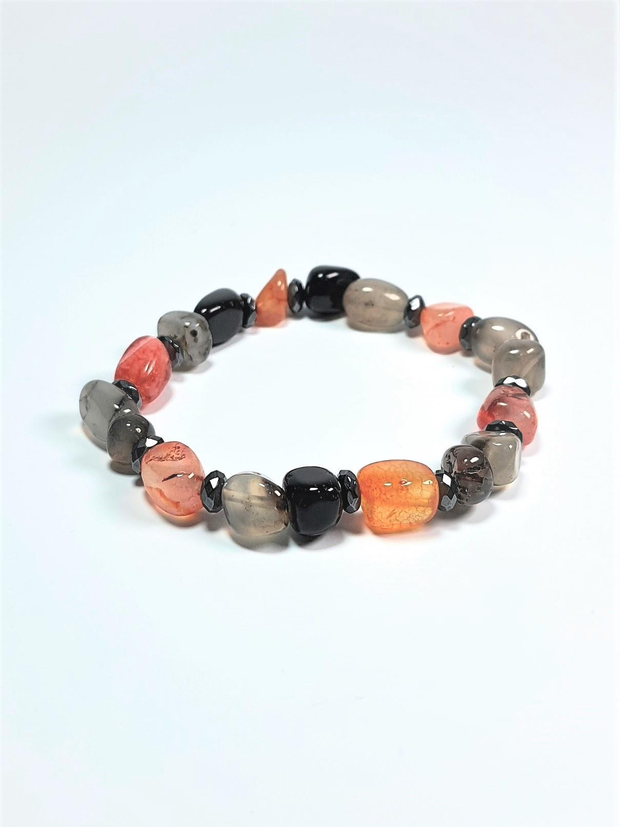 BileklikJTAW23DOB1124 LAVLARIN TOPRAK İLE SAVAŞI  AKİK ve HEMATİT DOĞALTAŞ BİLEKLİKJanti