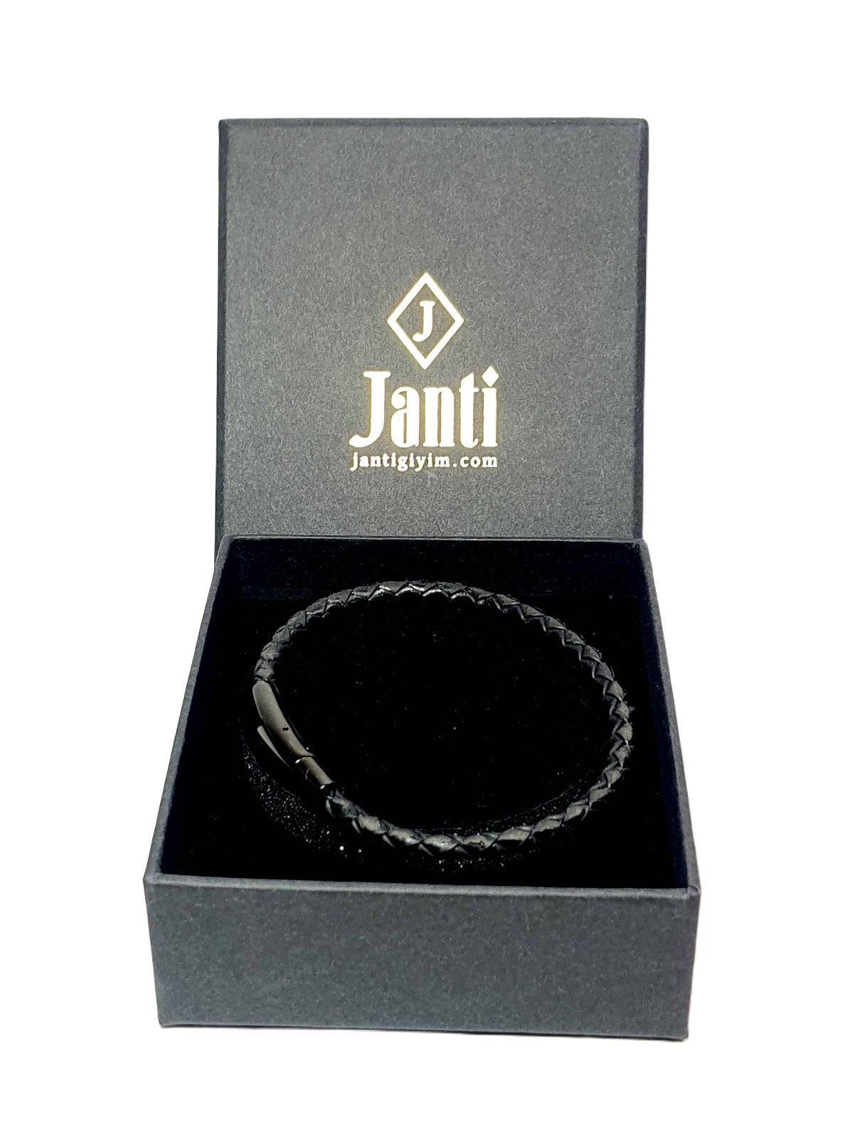 Deri BileklikJTAW25BLK1580 HAKİKİ DANA DERİSİ SİYAH RENK PASLANMAZ ÇELİK KAPAMA GARANTİLİ HEDİYE KUTULU JANTİ DERİ BİLEKLİKJanti