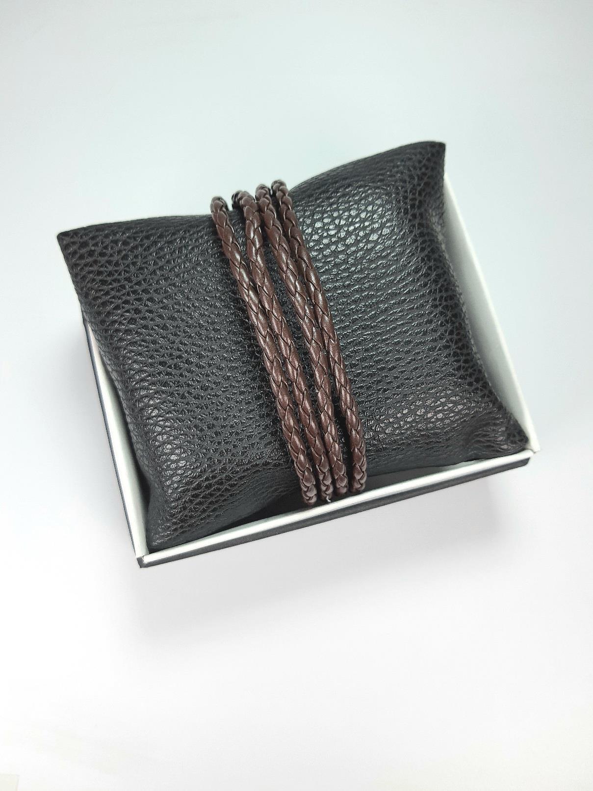 BileklikJTSS22KOB1081 SAÇ ÖRGÜ MODEL DERİ BİLEKLİK ve AHŞAP BİLEKLİK KOMBİNİJanti