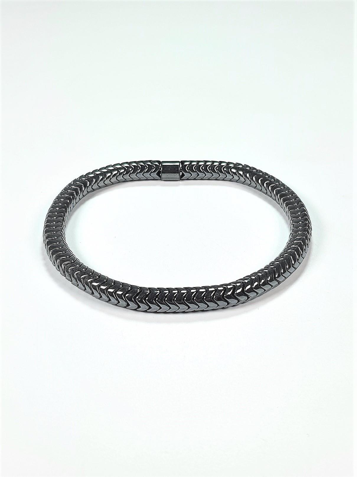 BileklikJTSS23KOB1110 HEMATİT DOĞALTAŞ ve HAKİKİ DERİ KOMBİN BİLEKLİK KUTULU GARANTİLİJanti