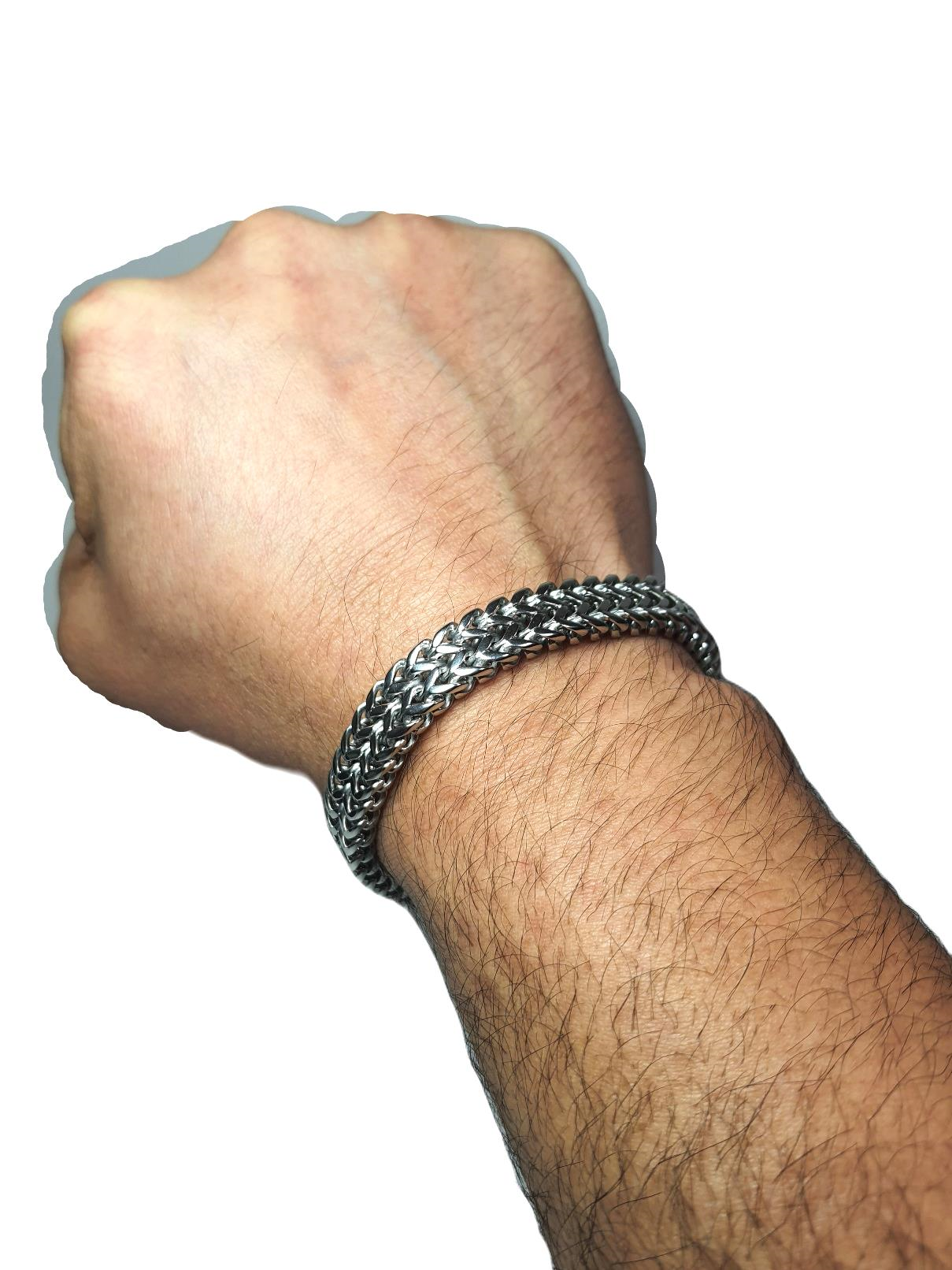 Çelik BileklikJTSS25ÇEB1483 ÇİFT SIRA CHARM ÖRGÜ DESEN MODEL GÜMÜŞ GRİ RENK ZİNCİR PASLANMAZ RENK ATMAZ 316L JANTİ ÇELİK BİLEKLİKJantideri bileklik, bileklik, erkek bileklik, hediye bileklik, janti bileklik, babalar günü, sevgililer günü, yılbaşı, öğretmenler günü, çelik bileklik, doğaltaş bileklik, kombin bileklik, tasarım bileklik, özel tasarım bileklik