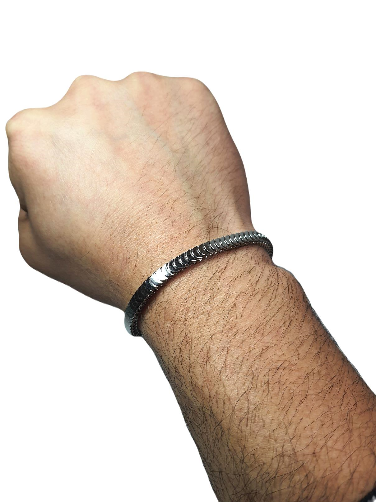 Çelik BileklikJTSS25ÇEB1485 YARIM AY AKORDİON DESEN MODEL GÜMÜŞ GRİ RENK PASLANMAZ RENK ATMAZ 316L JANTİ ÇELİK BİLEKLİKJantideri bileklik, bileklik, erkek bileklik, hediye bileklik, janti bileklik, babalar günü, sevgililer günü, yılbaşı, öğretmenler günü, çelik bileklik, doğaltaş bileklik, kombin bileklik, tasarım bileklik, özel tasarım bileklik