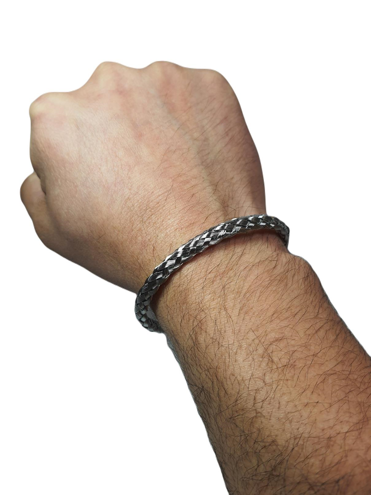 Çelik BileklikJTSS25ÇEB1492 ÖRGÜ HASIR DESEN KELEPÇE MODEL GÜMÜŞ GRİ RENK 0,8 CM PASLANMAZ RENK ATMAZ 316L JANTİ ÇELİK BİLEKLİKJantideri bileklik, bileklik, erkek bileklik, hediye bileklik, janti bileklik, babalar günü, sevgililer günü, yılbaşı, öğretmenler günü, çelik bileklik, doğaltaş bileklik, kombin bileklik, tasarım bileklik, özel tasarım bileklik