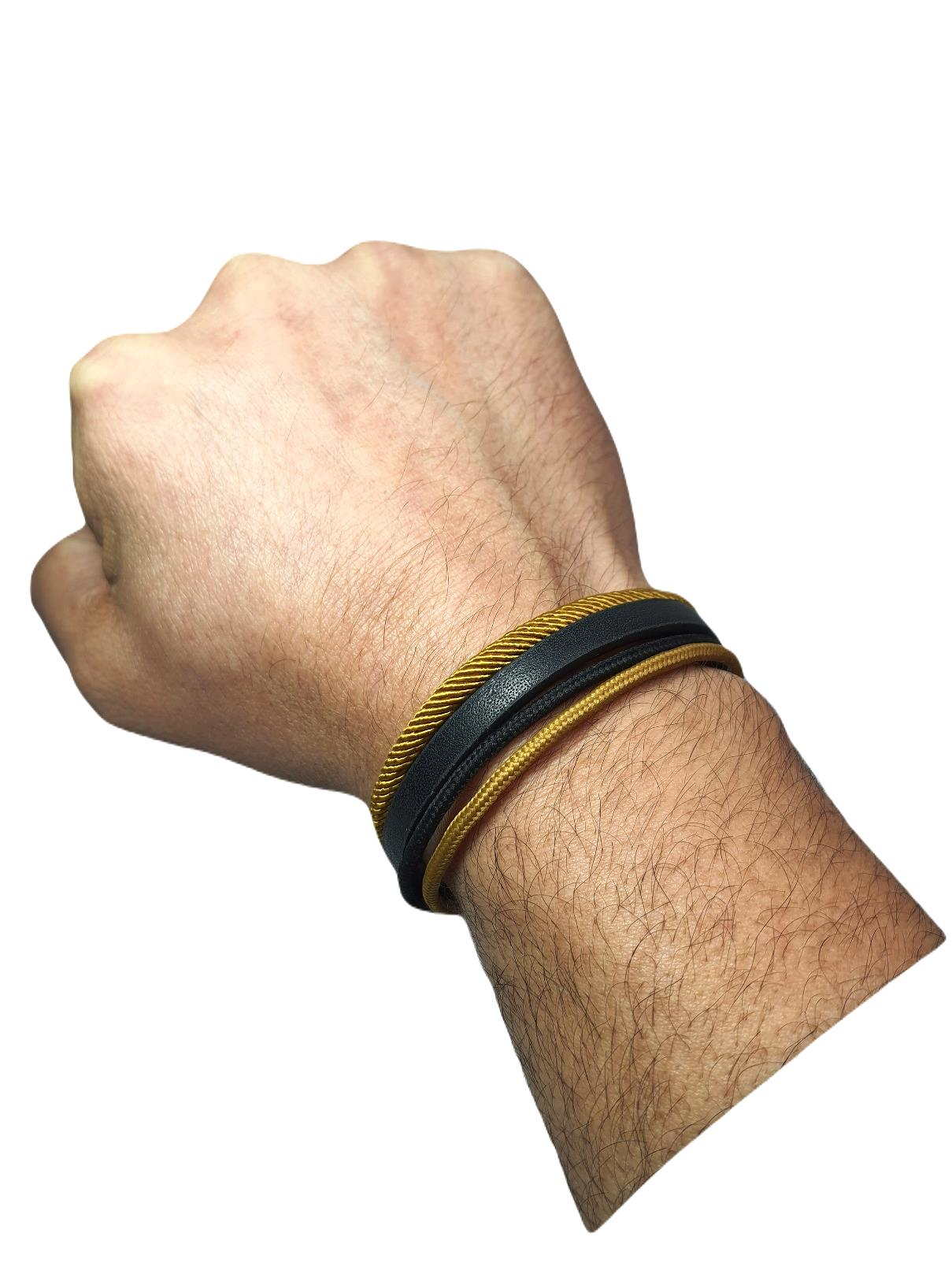 Deri BileklikJTSS25DEB1473 SİYAH SARI RENK İPLİ HAKİKİ DERİ MIKNATISLI KAPAMA JANTİ DERİ BİLEKLİKJantideri bileklik, bileklik, erkek bileklik, hediye bileklik, janti bileklik, babalar günü, sevgililer günü, yılbaşı, öğretmenler günü