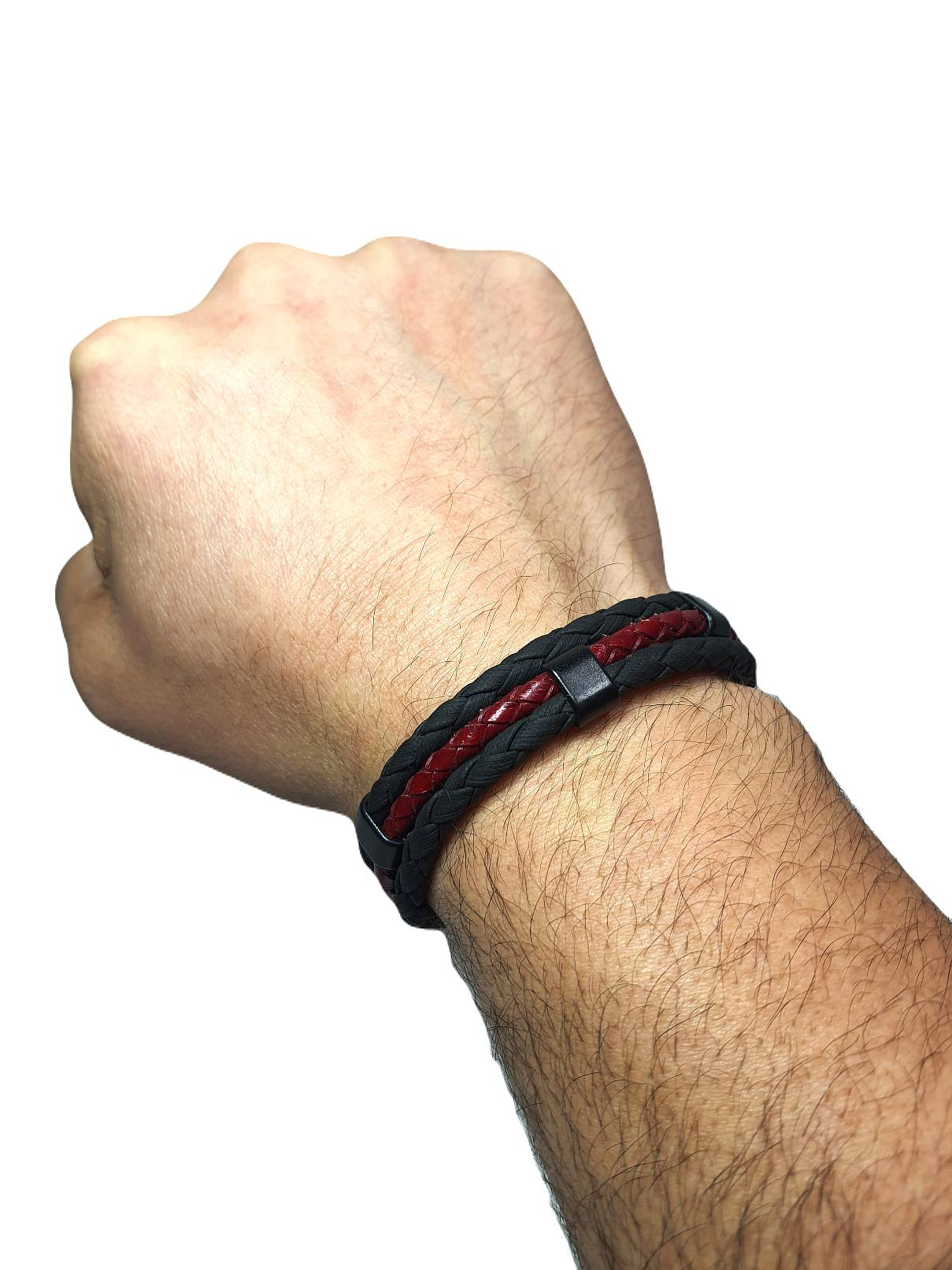 Deri BileklikJTSS25DEB1474 SİYAH KIRMIZI RENK HAKİKİ ve SUNİ DERİ MIKNATISLI KAPAMA JANTİ DERİ BİLEKLİKJantideri bileklik, bileklik, erkek bileklik, hediye bileklik, janti bileklik, babalar günü, sevgililer günü, yılbaşı, öğretmenler günü