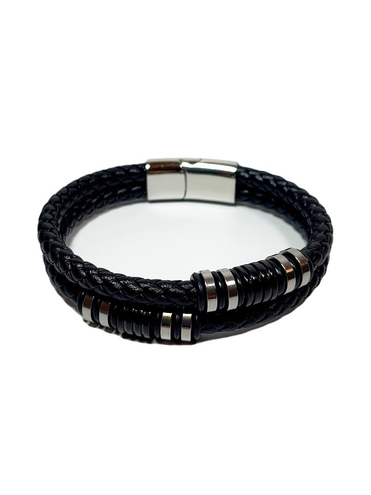 Deri BileklikJTSS25DEB1495 SAÇ ÖRGÜ DESEN TÜP ÖRGÜ ÇELİK APARATLI MODEL SİYAH RENK HAKİKİ DERİ MIKNATISLI KAPAMA ÇELİK PASLANMAZ RENK ATMAZ 316L JANTİ DERİ BİLEKLİKJantideri bileklik, bileklik, erkek bileklik, hediye bileklik, janti bileklik, babalar günü, sevgililer günü, yılbaşı, öğretmenler günü