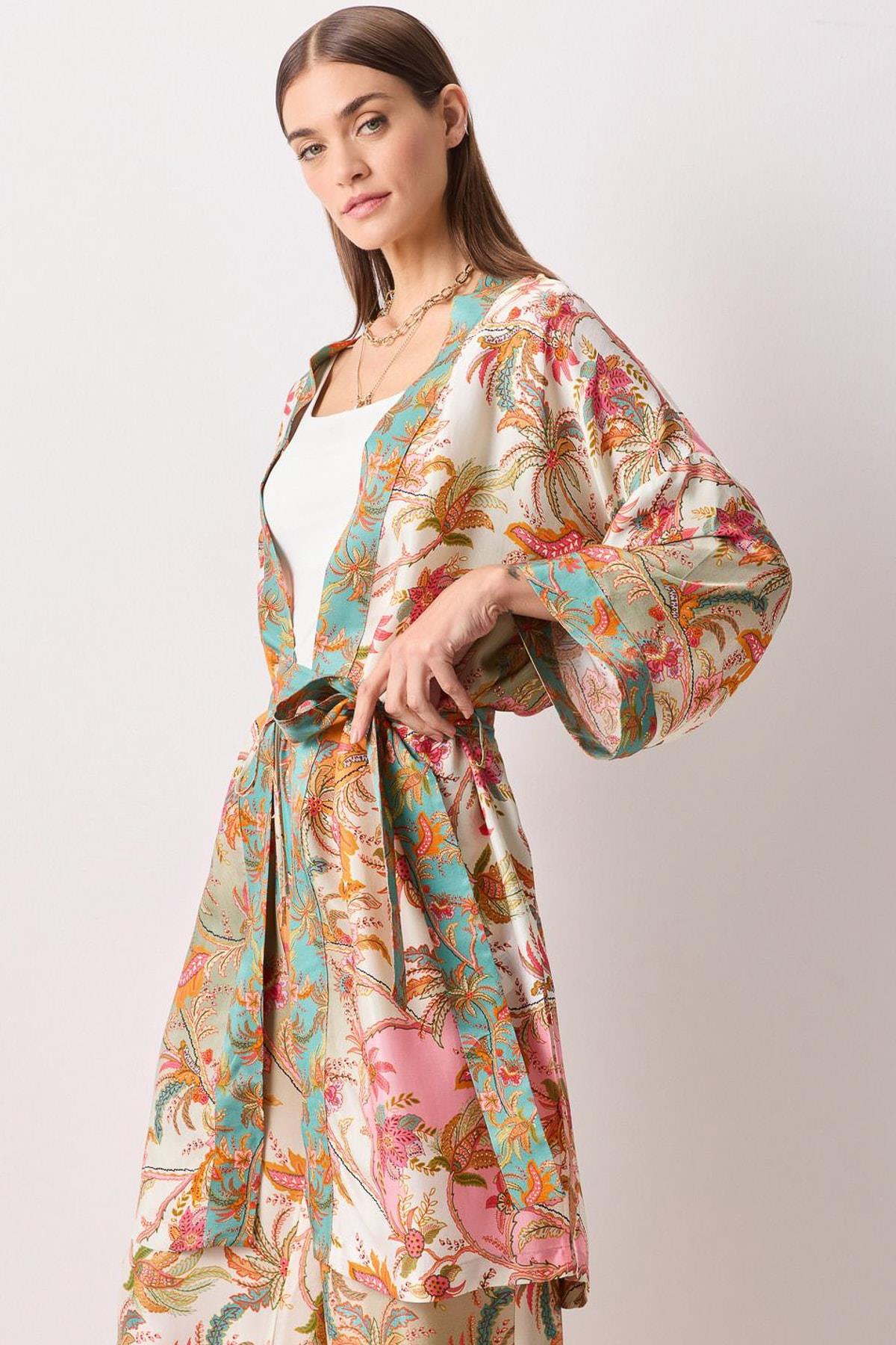 IPEKYOL Açık Pembe Çiçek Desenli Kuşaklı Pardesü