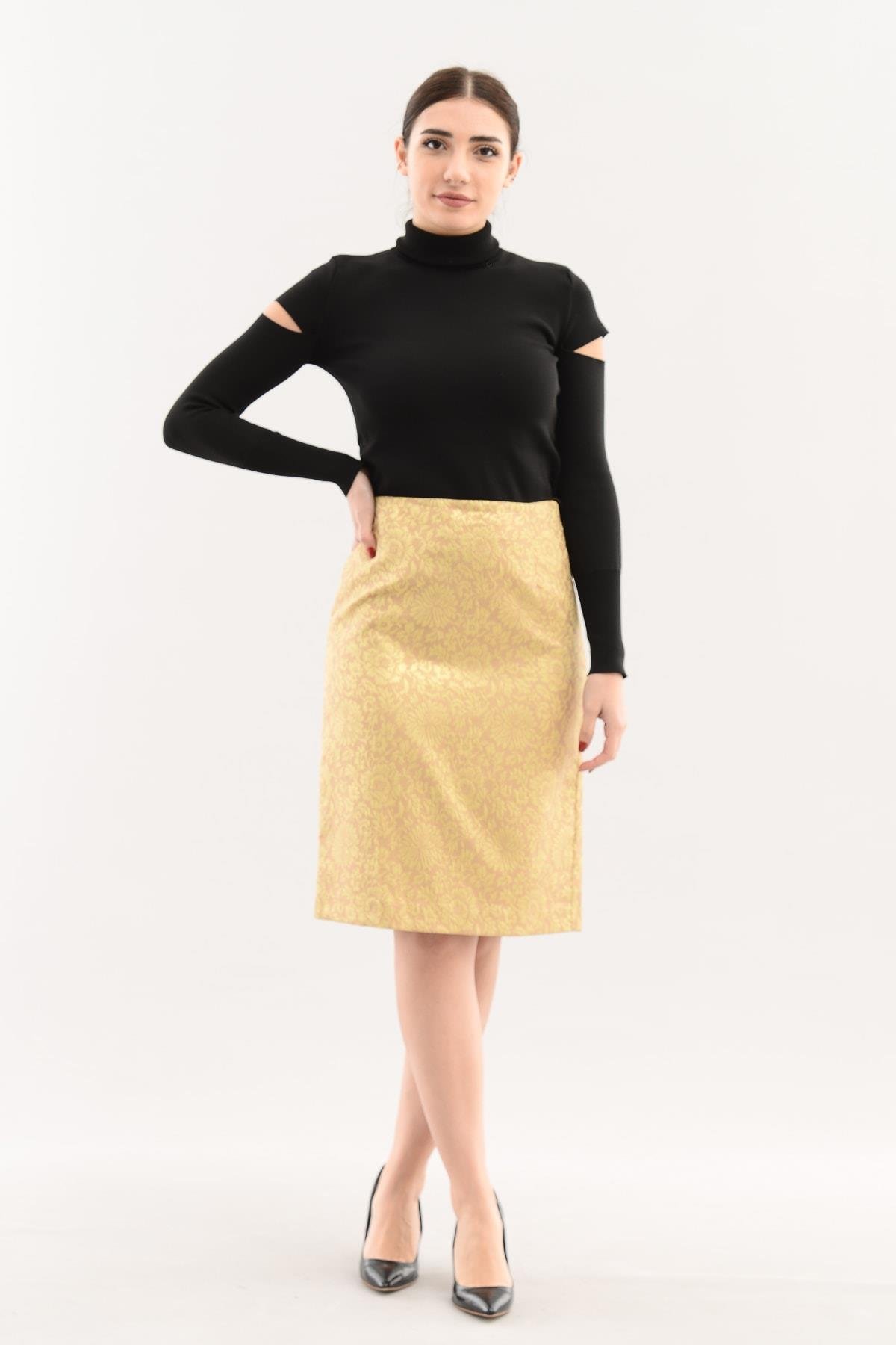 İPEKYOL Desenli Altın Yırtmaç Detaylı Etek