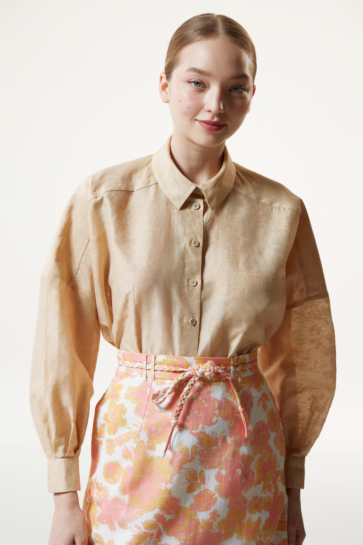 MACHKA BEJ 06125 / BLUZ