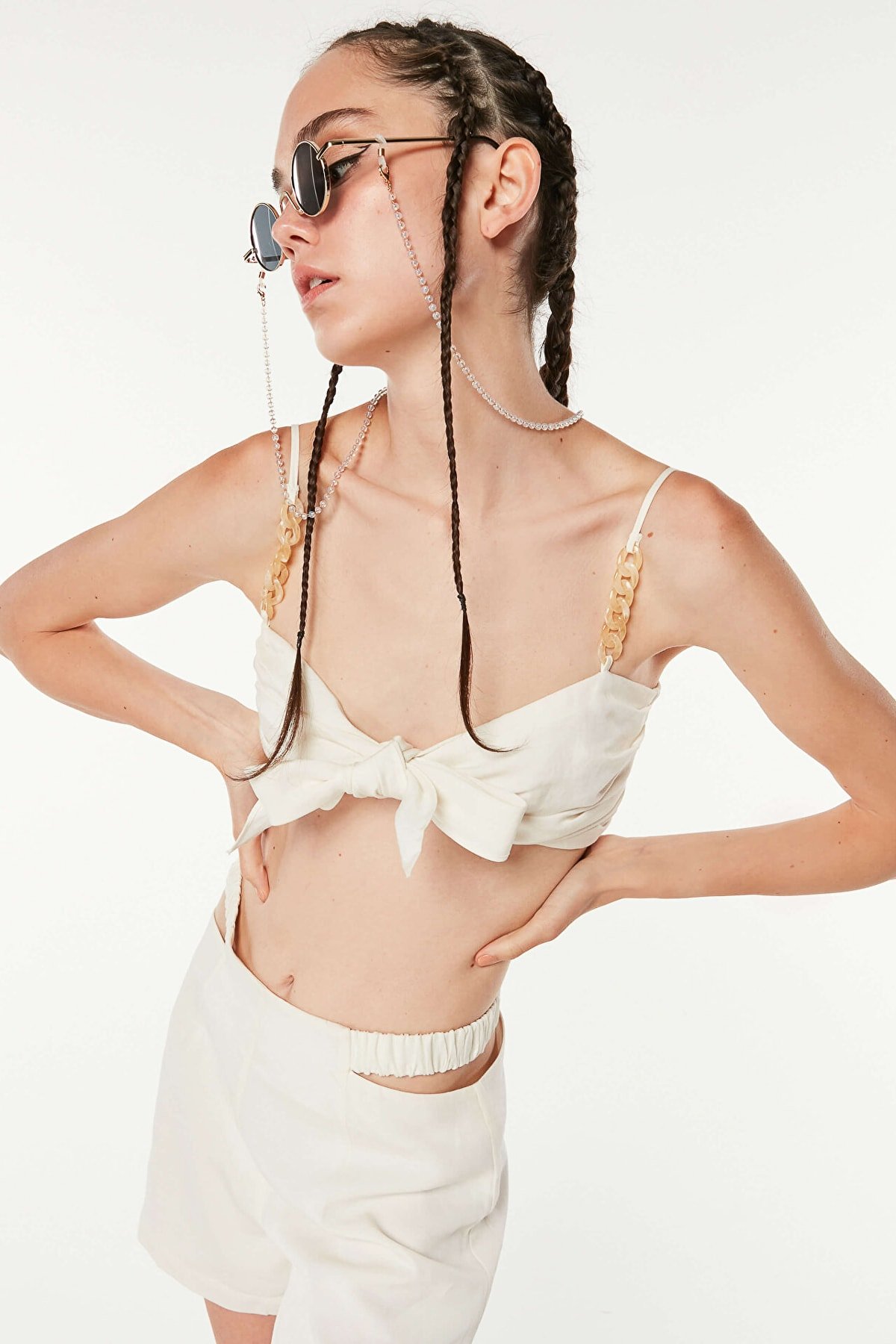 TWIST Önden Bağlamalı Zincir Askılı Büstiyer Beyaz Büstiyer
