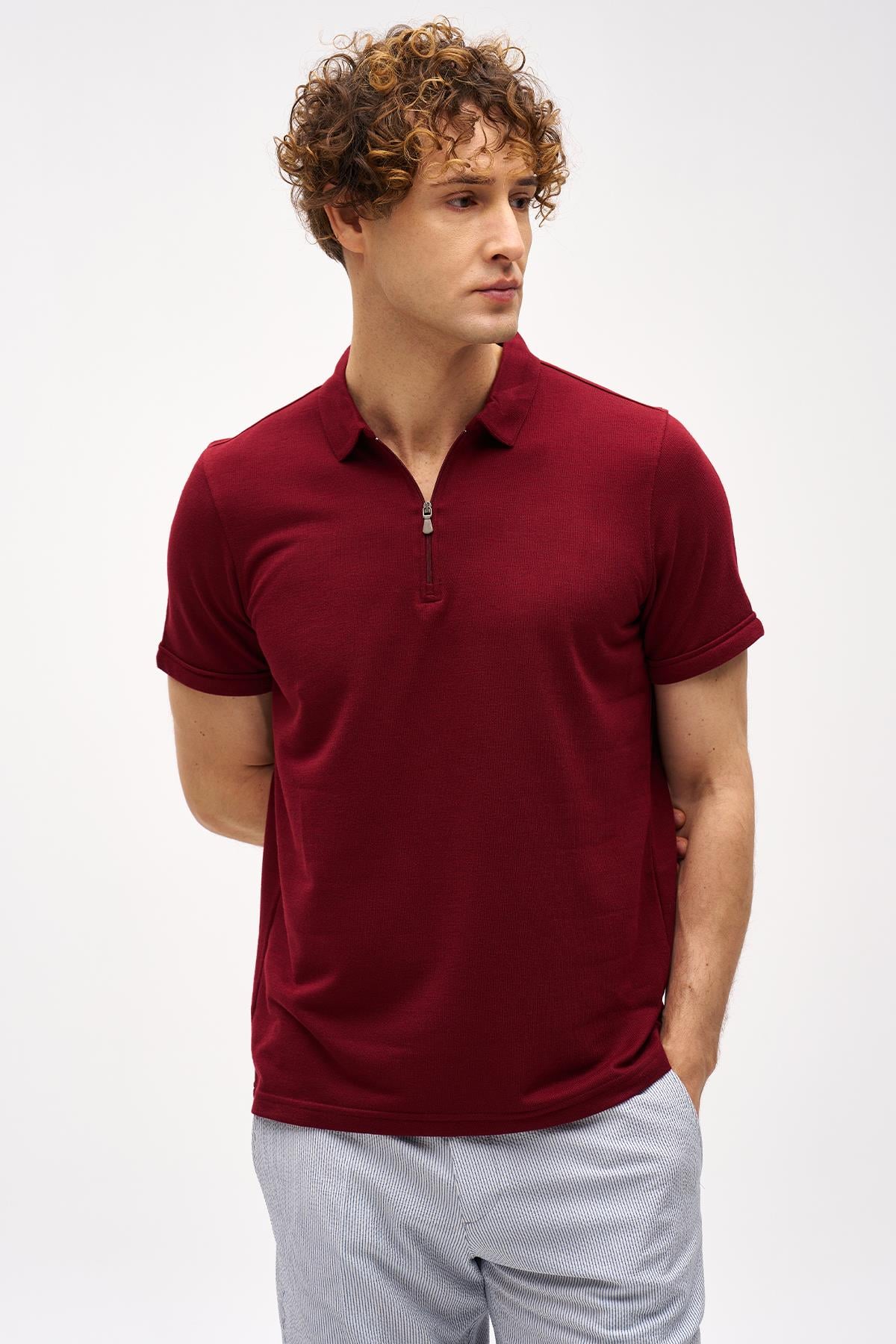 ERKEK BORDO STANDART POLO YAKA FERMUARLI TİŞÖRT