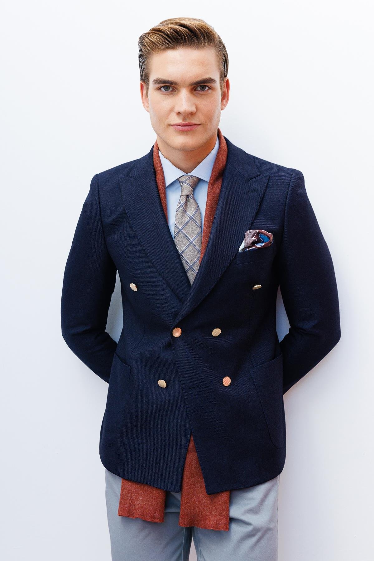 ERKEK LACİVERT SLIM FIT / DAR KALIP GENİŞ KIRLANGIÇ CEKET