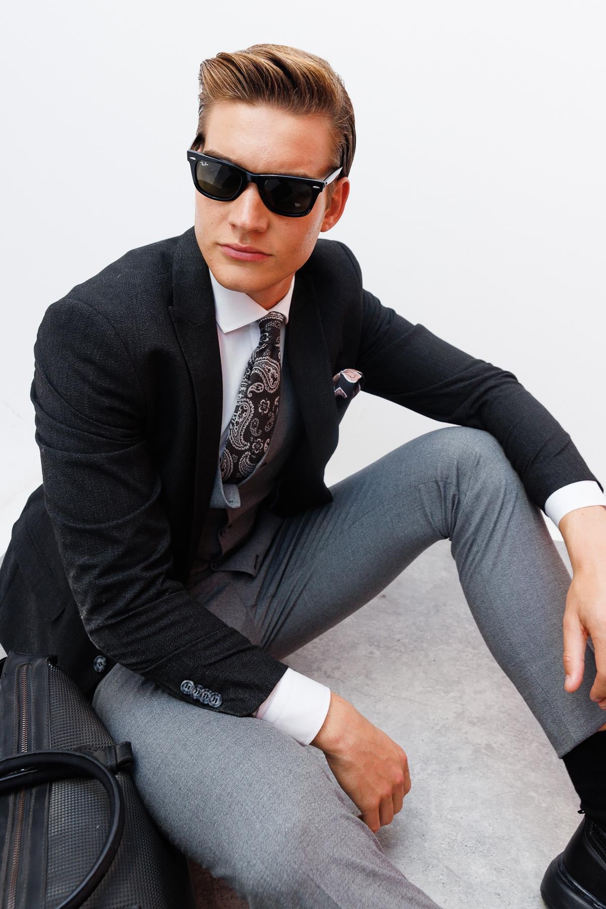 ERKEK SİYAH SLIM FIT / DAR KALIP İNCE KIRLANGIÇ KOMBİNLİ TAKIM ELBİSE