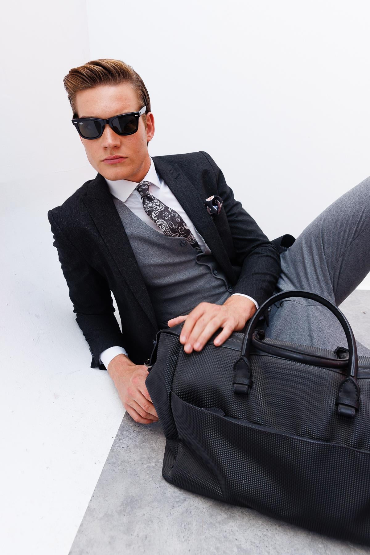 ERKEK SİYAH SLIM FIT / DAR KALIP İNCE KIRLANGIÇ KOMBİNLİ TAKIM ELBİSE