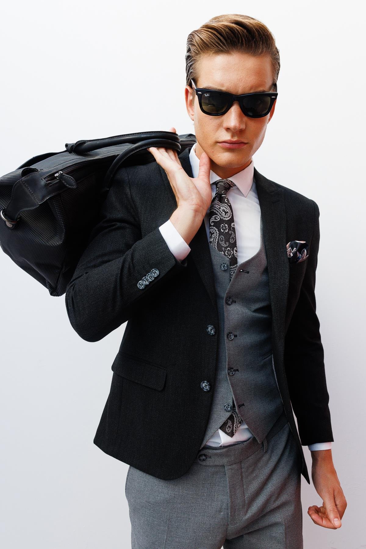 ERKEK SİYAH SLIM FIT / DAR KALIP İNCE KIRLANGIÇ KOMBİNLİ TAKIM ELBİSE