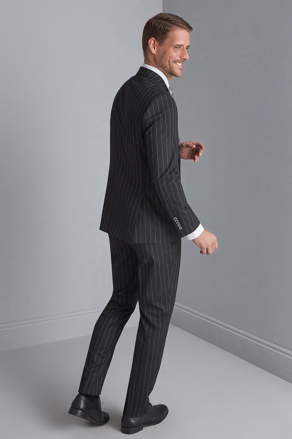 ERKEK SİYAH SLIM FIT / DAR KALIP SİVRİ YAKA TAKIM ELBİSE