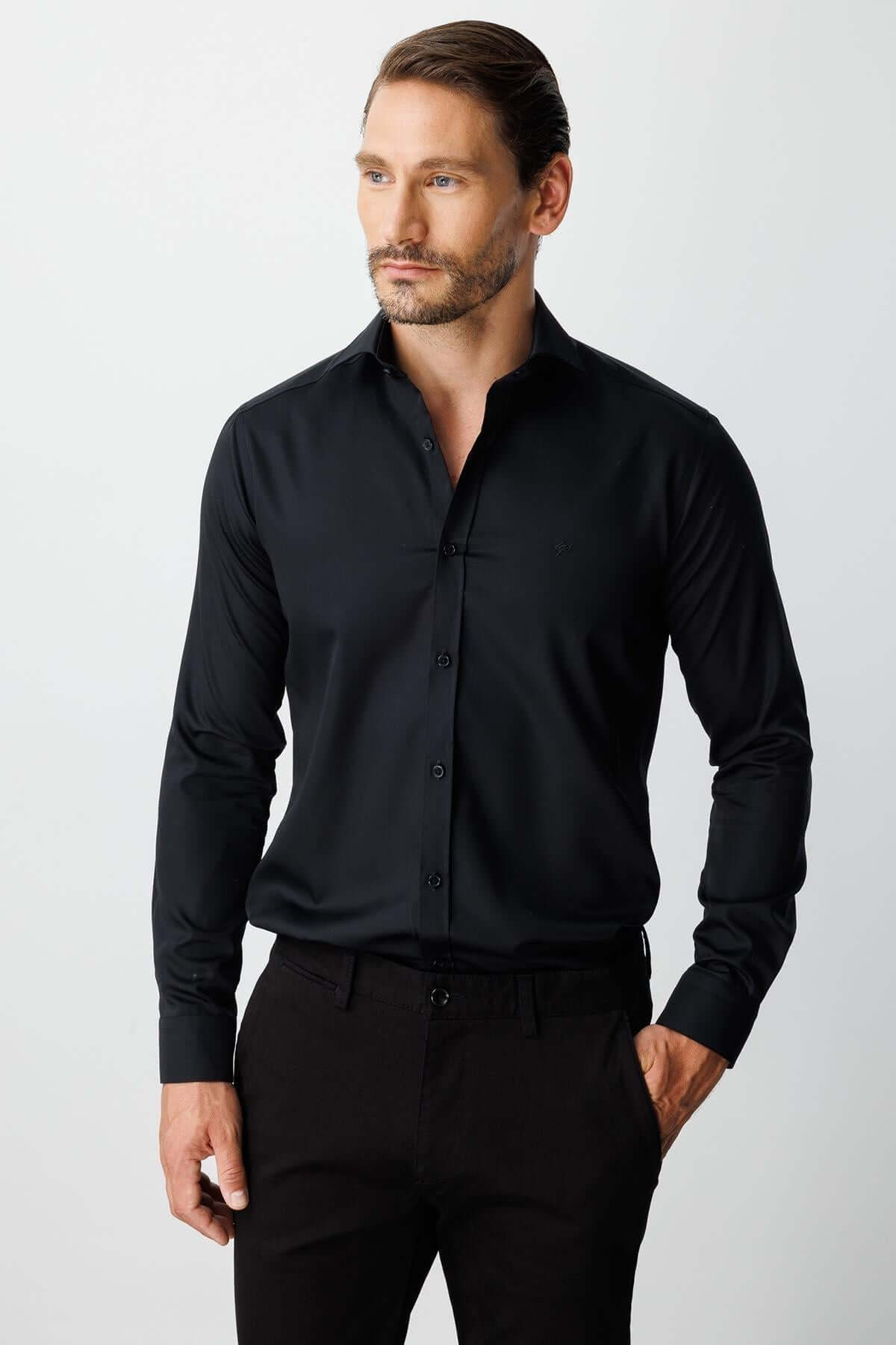 Siyah Regular Fit Geniş Kalıp Klasik Yaka Düz Uzun Kollu Cepsiz %100 Pamuk Non Iron Gömlek