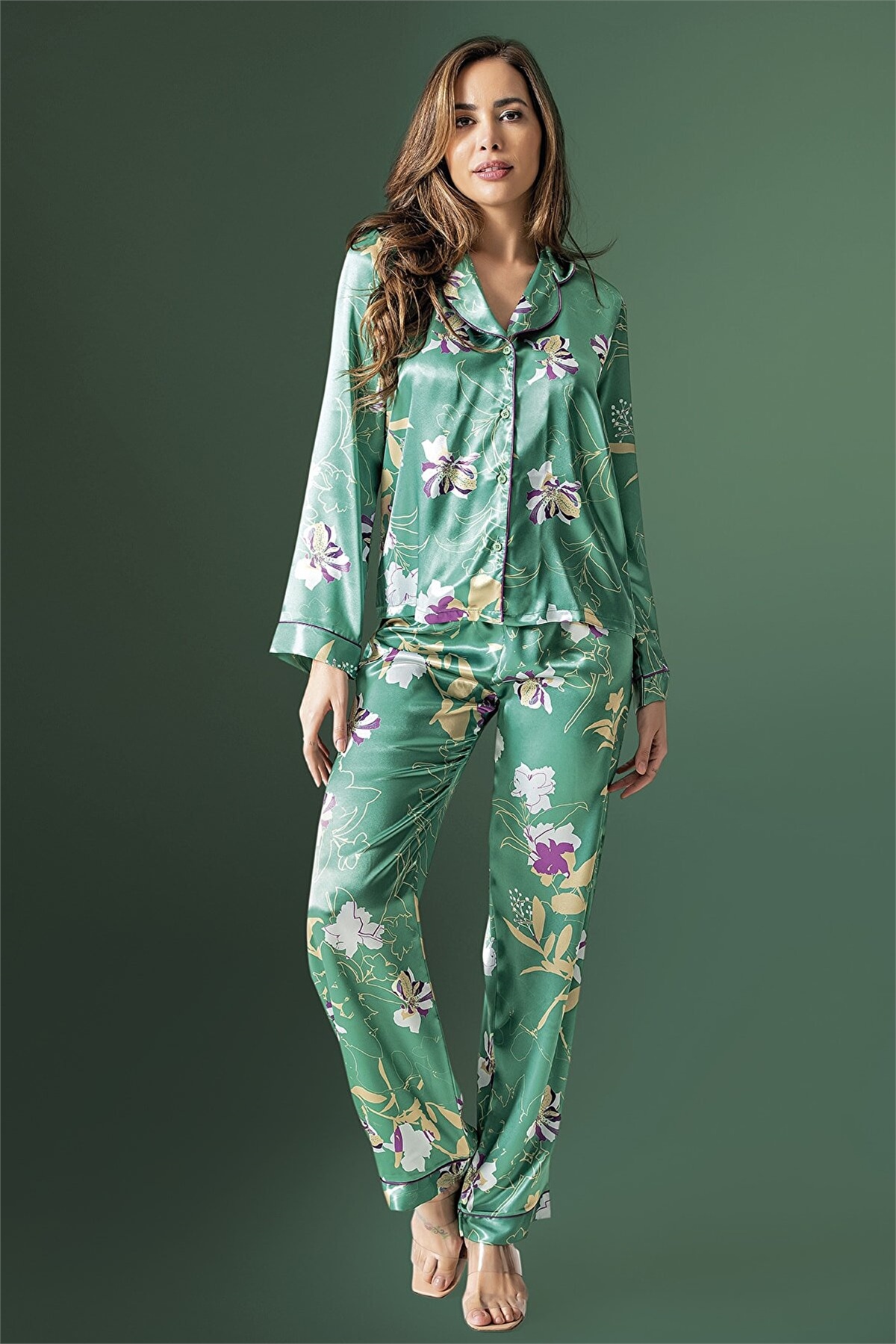 Kadın Yeşil Desenli Önden Düğmeli Saten Pijama Takımı 2210Sabahlıklı Pijama TakımıLoomerie