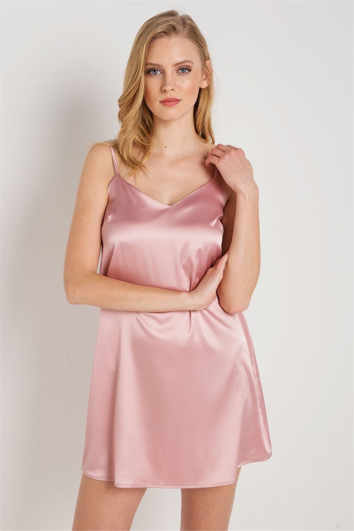 Magic Form 7270 Kadın Pembe Askılı Saten GecelikKadın GecelikMagic Form