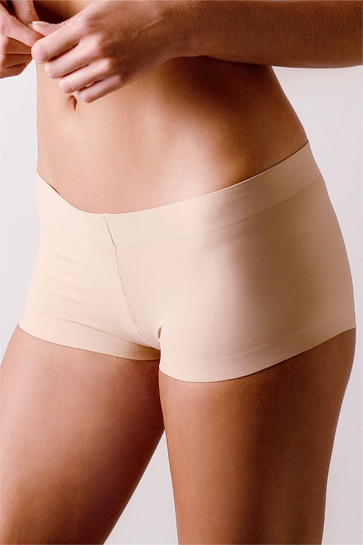 Magic Form 747 Kadın Ten Seamfree Kumaşlı Dikişiz Şort KülotSlip KülotMagic Form
