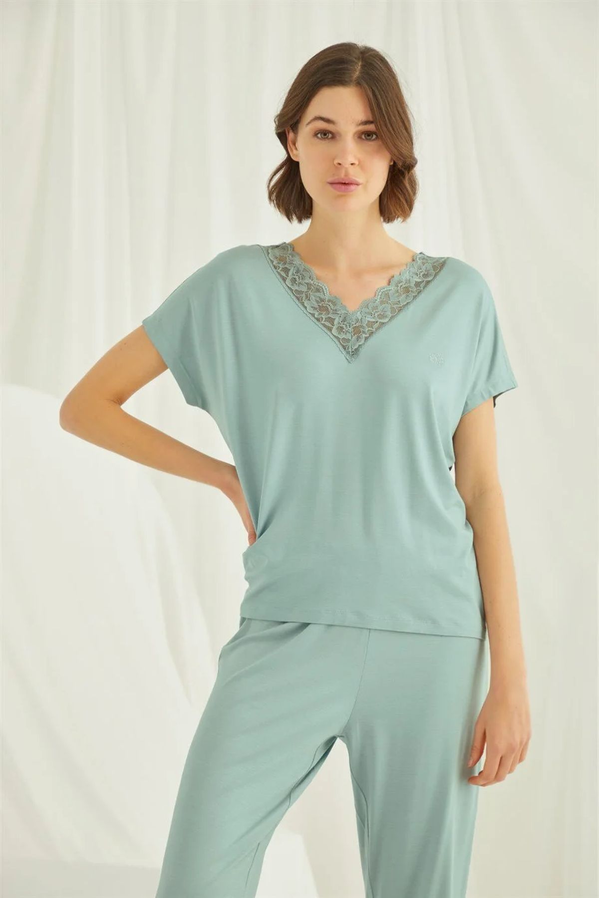 Monamise Kadın Açık Yeşil Dantelli V Yakalı Kısa Kol Pijama Takımı 18465Kadın Pijama TakımıMonamise