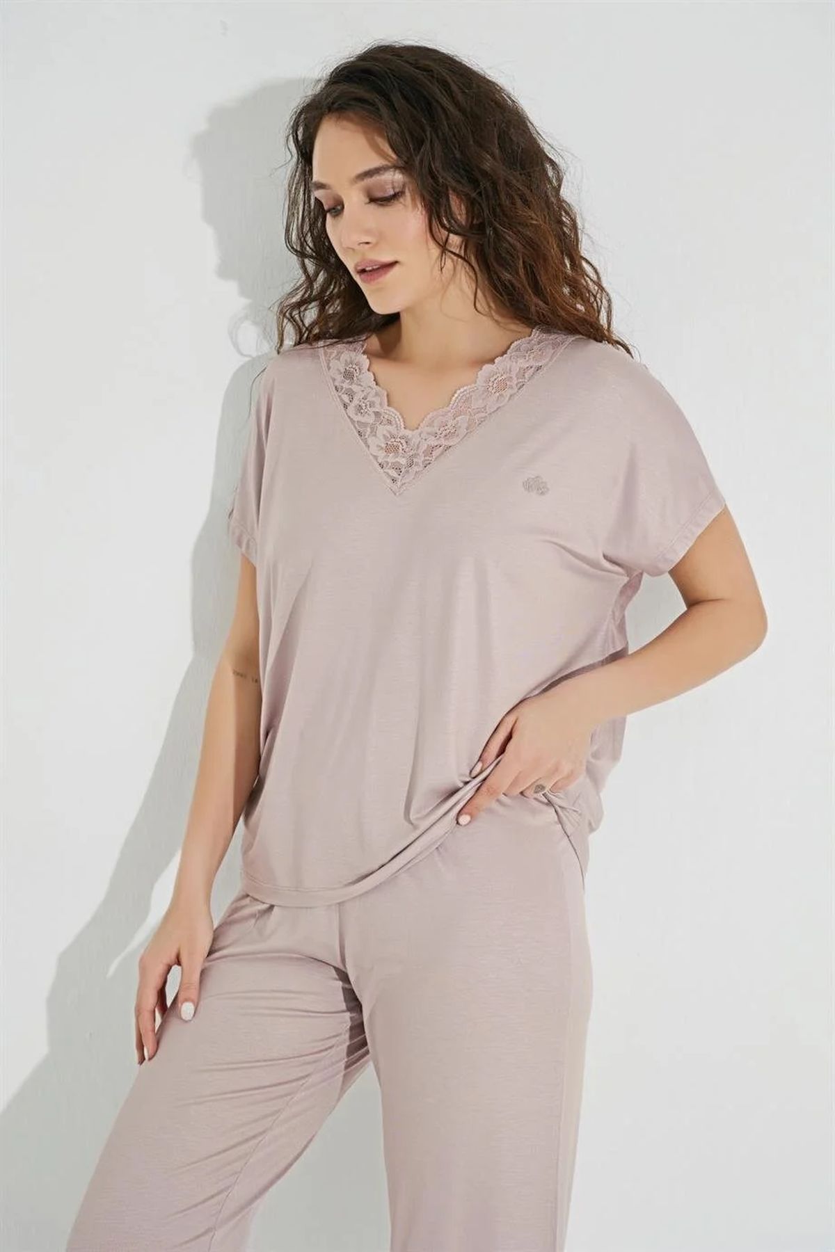 Monamise Kadın Vizon Dantelli V Yakalı Kısa Kol Pijama Takımı 18486Kadın Pijama TakımıMonamise