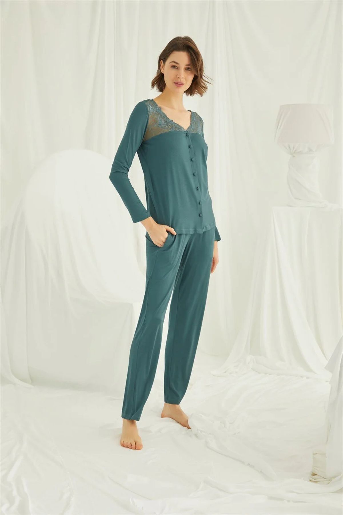Monamise Kadın Yeşil Omzu Dantelli Önü Boydan Düğmeli Pijama Takımı 19307Kadın Pijama TakımıMonamise
