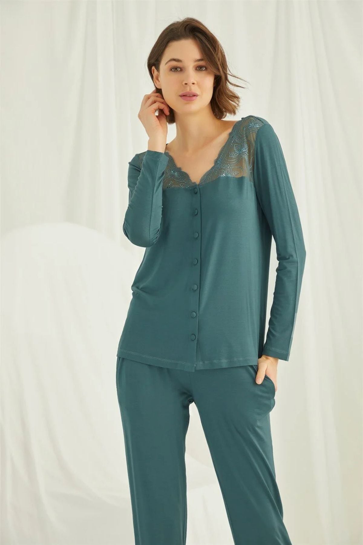 Monamise Kadın Yeşil Omzu Dantelli Önü Boydan Düğmeli Pijama Takımı 19307Kadın Pijama TakımıMonamise