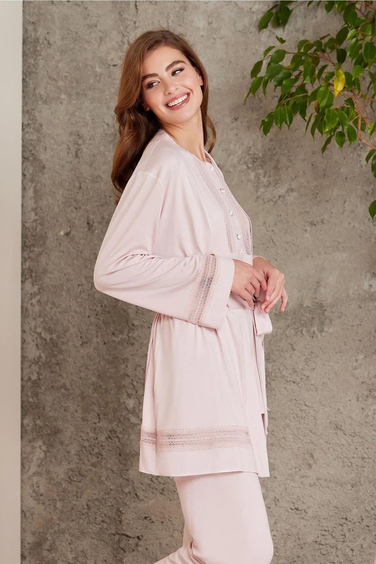Pierre Cardin 2800 Kadın Pudra Dantelli Penye 3'lü Sabahlıklı Pijama TakımKadın Sabahlıklı Pijama TakımıPierre Cardin