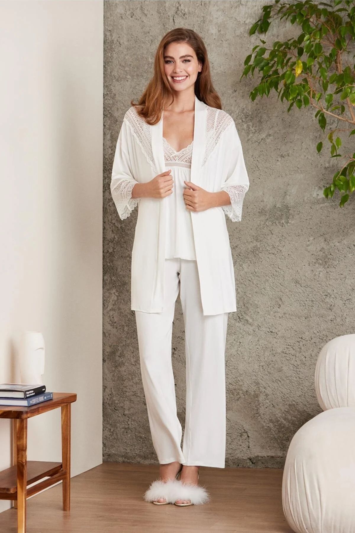 Pierre Cardin 2820 Ekru Dantelli Penye 3'lü Kadın Şortlu Pijama TakımıKadın Sabahlıklı Pijama TakımıPierre Cardin